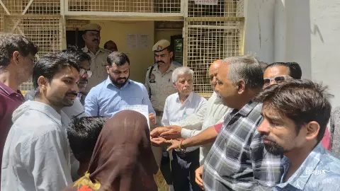 Etah News: आर्यिकाओं की मौत की उच्च स्तरीय जांच और संत सुरक्षा की मांग,जैन समाज ने निकाला पैदल मार्च