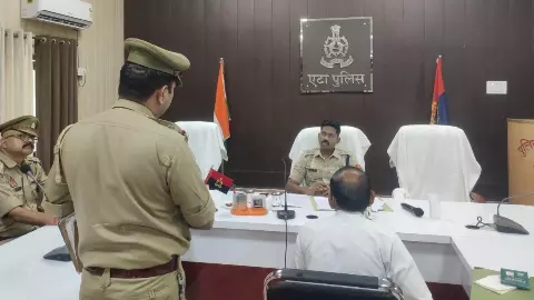 Etah News: वादी दिवस में एसएसपी ने सुनी फरियादियों की समस्याएं, त्वरित निस्तारण पर दिया जोर