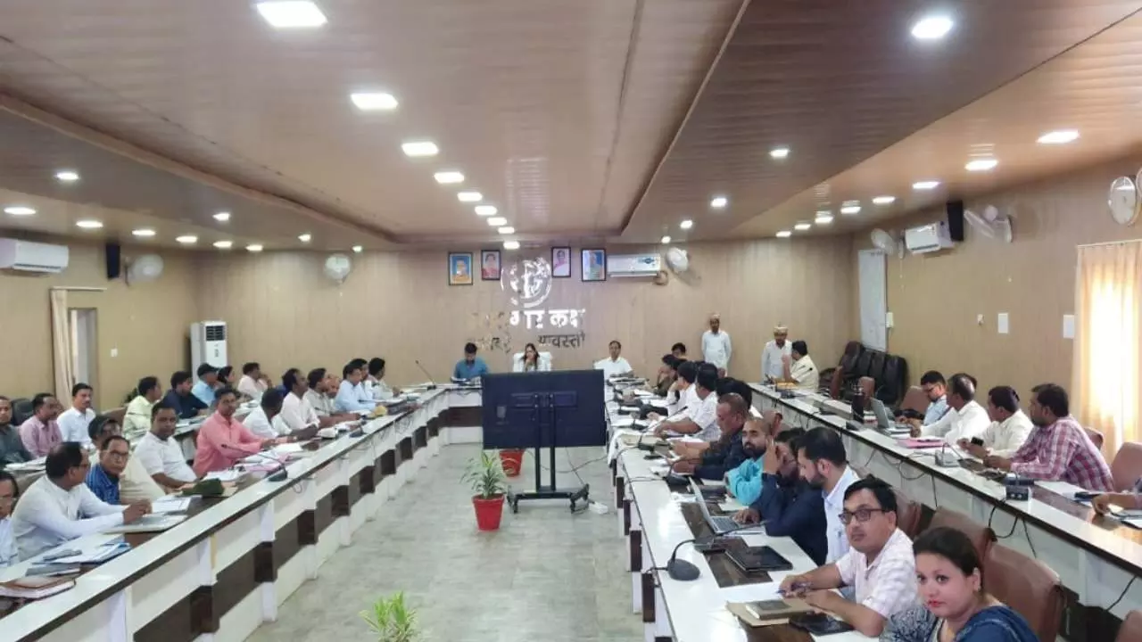 Shravasti News: जनता दर्शन से स्वास्थ्य सेवाओं तक प्रशासन सक्रिय, अभ्युदय योजना से युवाओं को नई दिशा