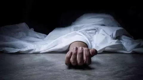 Etawah News: इटावा में पेड़ से लटका मिला युवक का शव, परिजनों ने जताई हत्या की आशंका Etawah News: इटावा में पेड़ से लटका मिला युवक का शव, परिजनों ने जताई हत्या की आशंका