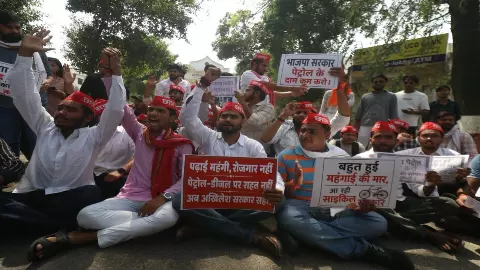 Lucknow University Protest