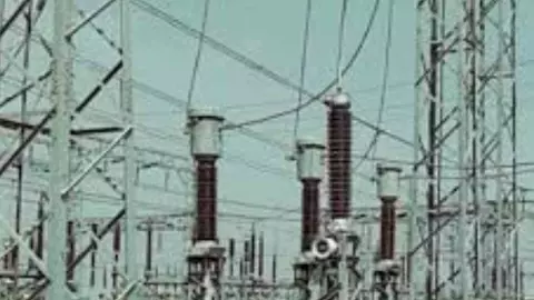 Shravasti News: भीषण बिजली संकट से जनाक्रोश, ग्रामीण क्षेत्रों में सिर्फ 5-6 घंटे हो रही सप्लाई