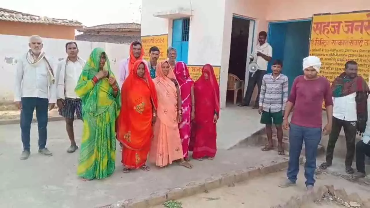 Sonbhadra News: मौसम के खतरे को लेकर प्रशासन अलर्ट, जिलाधिकारी ने जारी किए सख्त निर्देश Sonbhadra News: मौसम के खतरे को लेकर प्रशासन अलर्ट, जिलाधिकारी ने जारी किए सख्त निर्देश