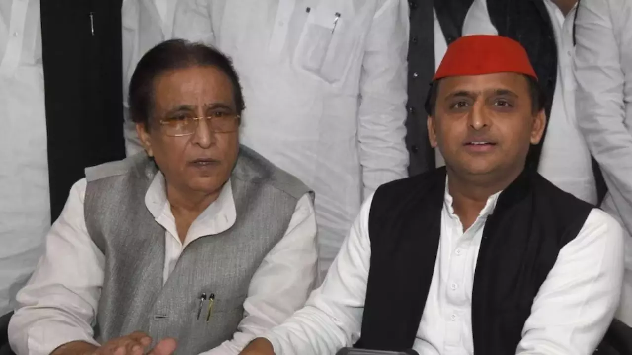 Azam Khan Politics End: बाप-बेटे जेल में, दांव पर रामपुर! आजम खान के बिना विधानसभा चुनाव में कैसे बचेगी सपा की साख?
