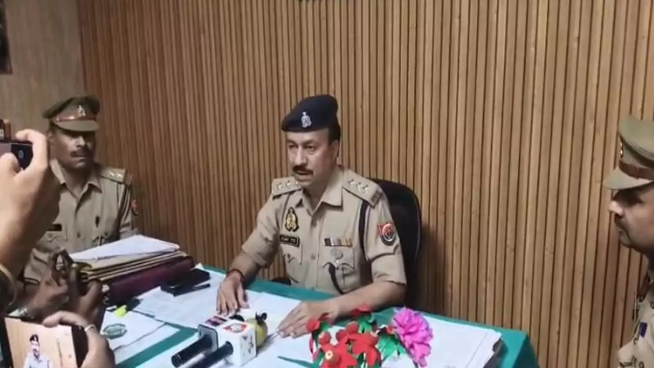 Big action of gangster act in Sonbhadra, two pickup trucks Kurk