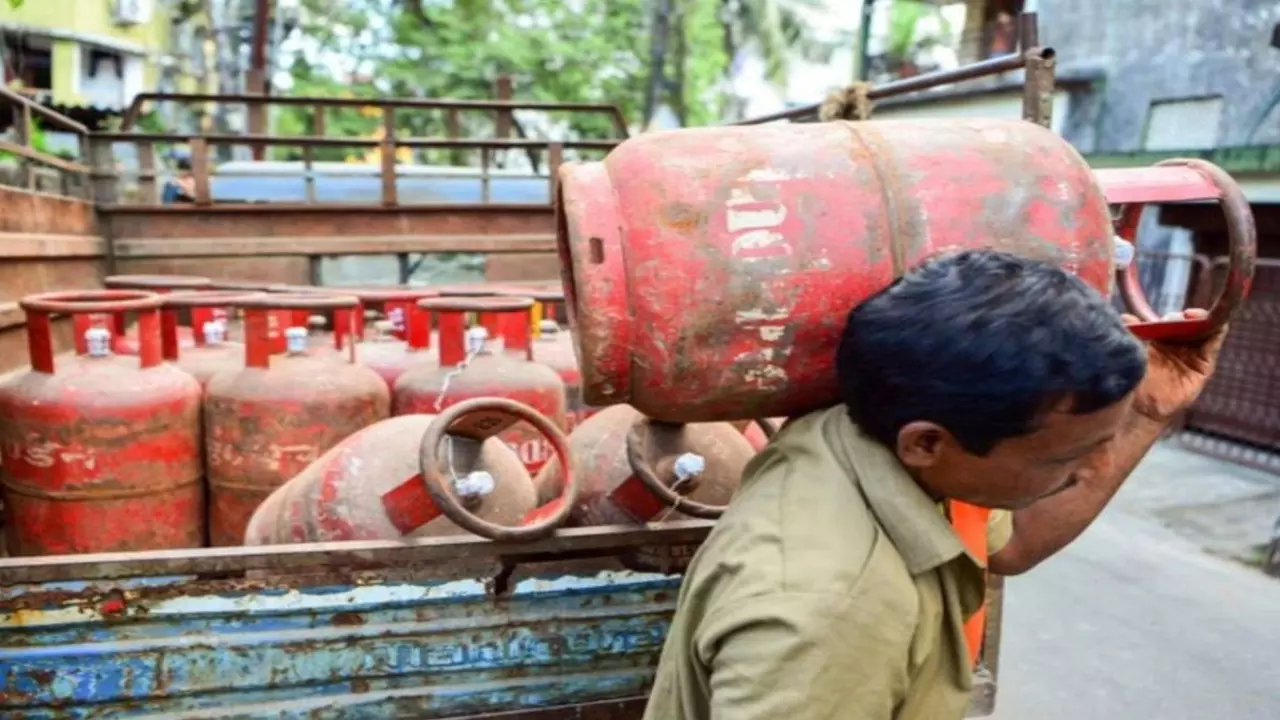 LPG Cylinder Delivery LPG Cylinder Delivery
