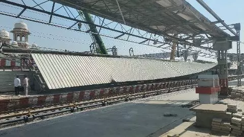 Charbagh Railway Station accident