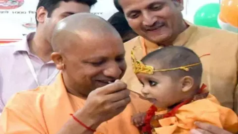 Yogi Adityanath Mau Event