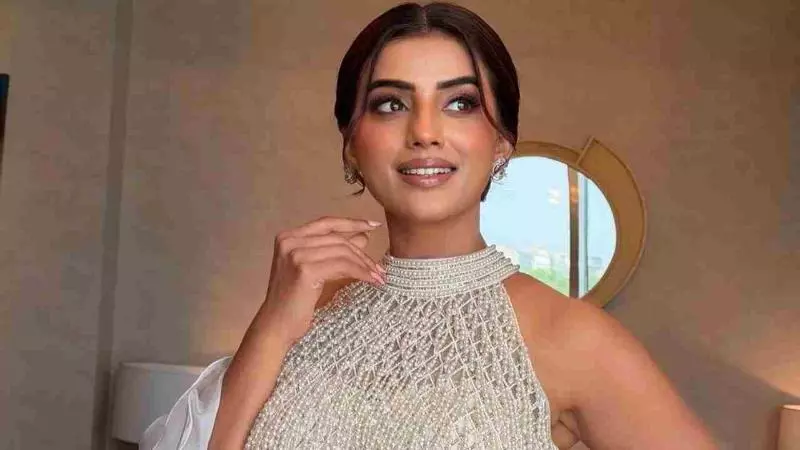 Akshara Singh Net Worth
