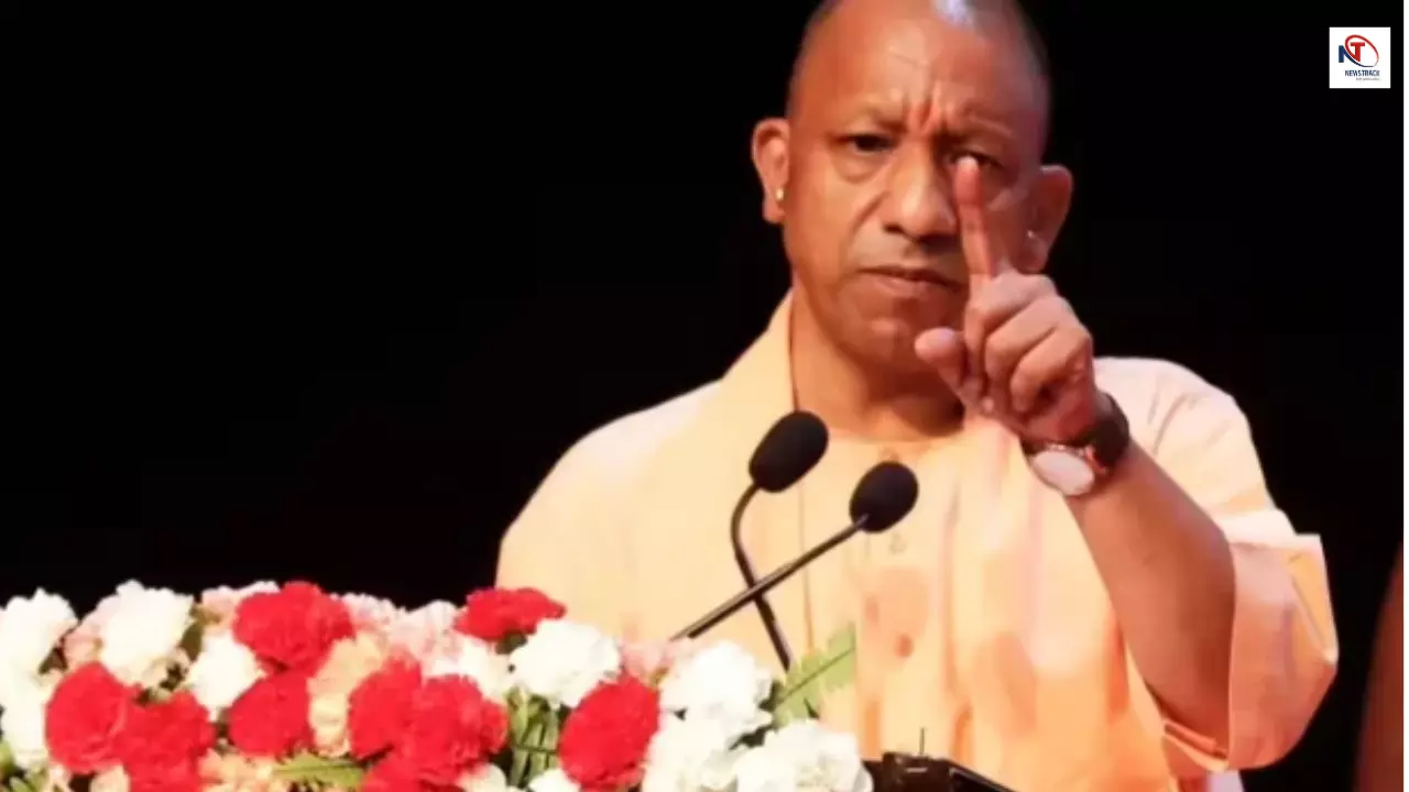 UP News: CM ऑफिस की दखल के बाद गिरी गाज, कमीशनखोरी के आरोप में दो अफसर निलंबित