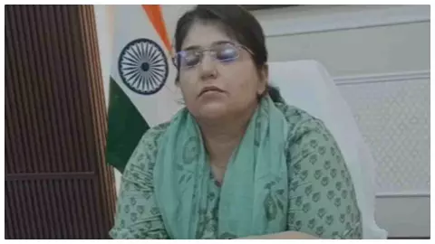 Raebareli News: आंधी-तूफान का कहर, डीएम ने दिए तत्काल मुआवजा और 30 मई तक अलर्ट रहने के निर्देश
