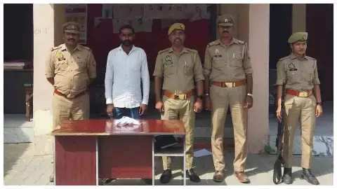 Lakhimpur पलिया में 88 हजार की स्मैक के साथ आरोपी गिरफ्तार, पुलिस ने बाइक और मोबाइल भी बरामद किया
