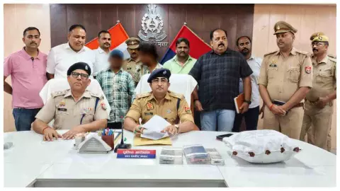 संतकबीरनगर: पुलिस कस्टडी में दबंगई, चैन स्नेचर ने प्रेस कॉन्फ्रेंस में मूंछों पर ताव दिया संतकबीरनगर: पुलिस कस्टडी में दबंगई, चैन स्नेचर ने प्रेस कॉन्फ्रेंस में मूंछों पर ताव दिया