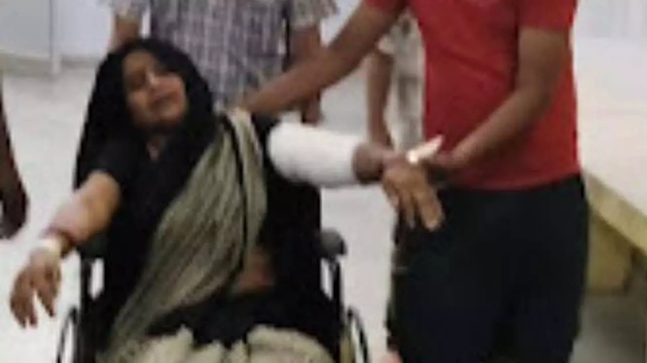 Woman out on Morning Walk shot dead by miscreants in ground dispute, condition serious Woman out on Morning Walk shot dead by miscreants in ground dispute, condition serious