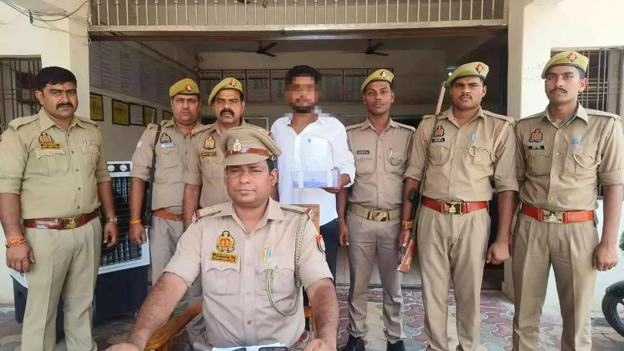 Chandauli News: तकनीकी मदद से मुगलसराय पुलिस को बड़ी सफलता, शातिर अपराधी गिरफ्तार Chandauli News: तकनीकी मदद से मुगलसराय पुलिस को बड़ी सफलता, शातिर अपराधी गिरफ्तार