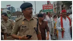 Hapur News : हापुड़ में महंगाई, बेरोजगारी और पेपर लीक के खिलाफ सपा का प्रदर्शन, पुलिस से नोकझोंक