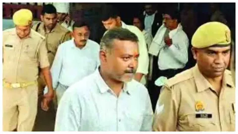 Jhansi News : संजय वर्मा फायरिंग कांड: ट्रायल के दौरान अभियोजन पक्ष पर लगे आरोप फिर चर्चा में