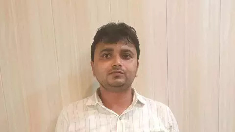 Sultanpur News: वरासत के नाम पर रिश्वत लेते लेखपाल गिरफ्तार, एंटी करप्शन टीम की कार्रवाई