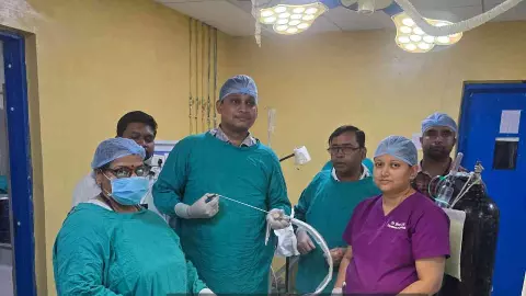 Lakhimpur News: लखीमपुर में 3 वर्षीय बच्चे की भोजन नली से 5 रुपये का सिक्का एंडोस्कोपी से निकाला गया
