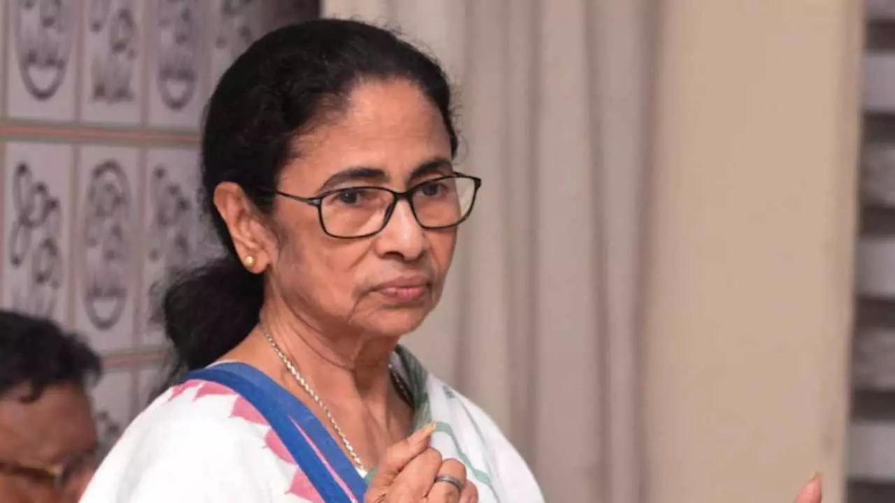 TMC Crisis: TMC में बगावत के बीच दिल्ली क्यों जा रही दीदी? इंडिया ब्लॉक की सबसे बड़ी बैठक...जानिए पूरा प्लान