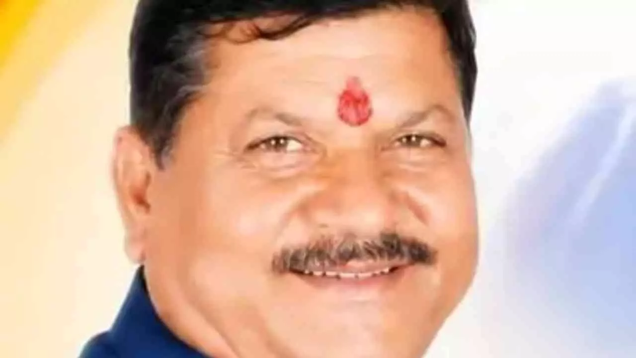 Auraiya News: औरैया के नए प्रभारी मंत्री बने राकेश राठौर ‘गुरुजी’, बदले राजनीतिक समीकरण
