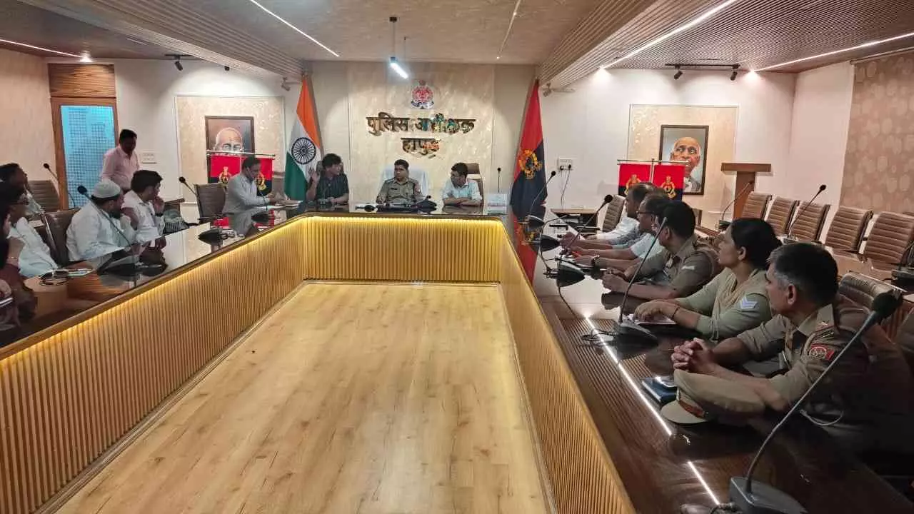 Hapur: सड़क हादसों के घायलों के लिए बड़ी पहल, 1.5 लाख तक मुफ्त इलाज और राहवीरों को 25 हजार का इनाम