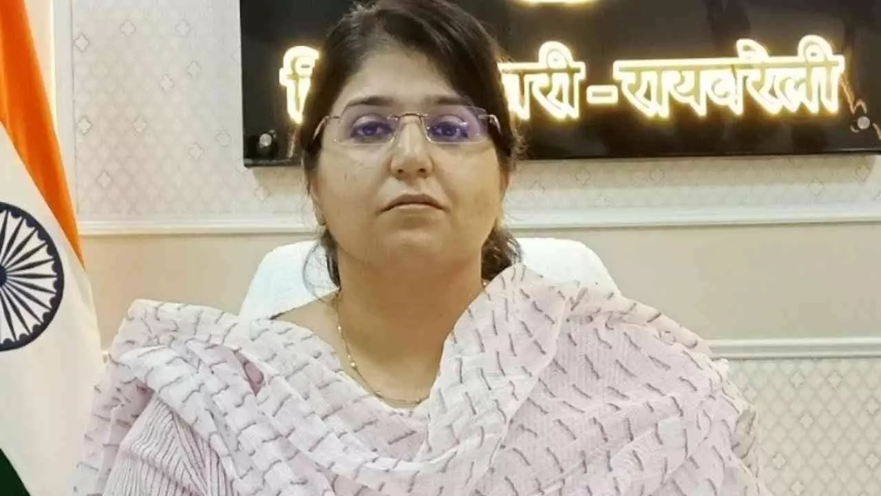 Raebareli News: प्रजनन काल के दौरान मछली पकड़ने और बेचने पर पूर्ण प्रतिबंध, उल्लंघन पर होगी जेल Raebareli News: प्रजनन काल के दौरान मछली पकड़ने और बेचने पर पूर्ण प्रतिबंध, उल्लंघन पर होगी जेल