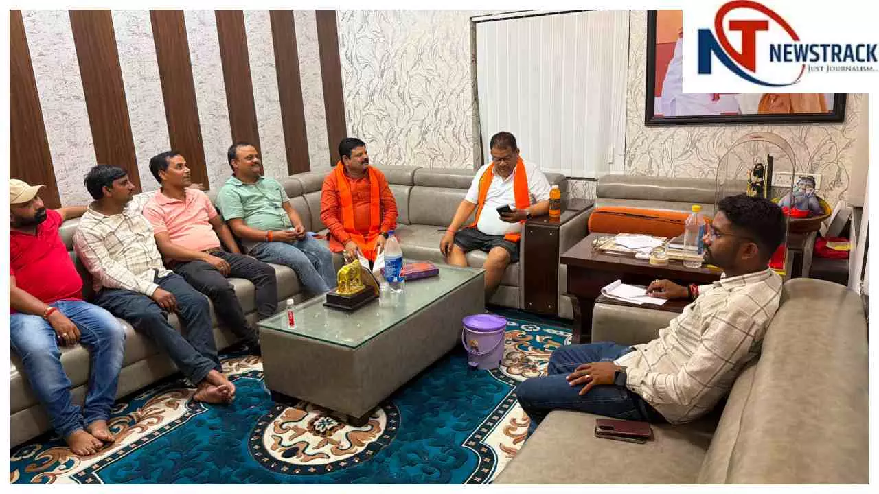 Siddharthnagar News : योगी आदित्यनाथ के जन्मदिवस पर सिद्धार्थनगर में 5 जून को विशाल रक्तदान शिविर Siddharthnagar News : योगी आदित्यनाथ के जन्मदिवस पर सिद्धार्थनगर में 5 जून को विशाल रक्तदान शिविर