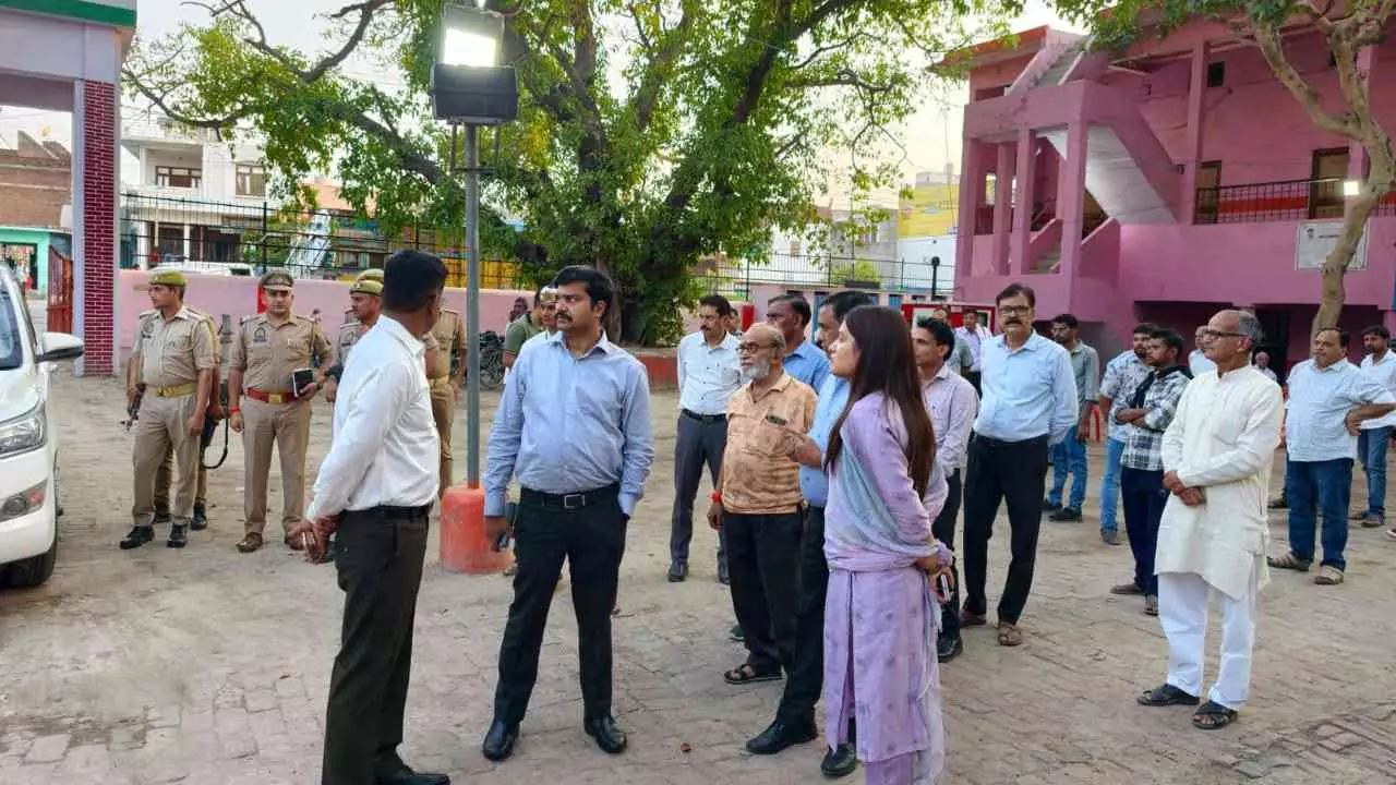 Etah News: एटा में आरक्षी भर्ती परीक्षा की तैयारियों का डीएम-एसएसपी ने लिया जायजा