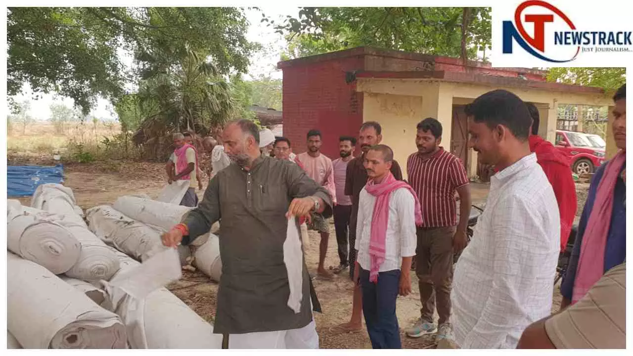 Chandauli News 7.5 करोड़ खर्च के बाद भी नहीं रुका गंगा कटान,पूर्व विधायक ने भ्रष्टाचार का लगाया आरोप Chandauli News 7.5 करोड़ खर्च के बाद भी नहीं रुका गंगा कटान,पूर्व विधायक ने भ्रष्टाचार का लगाया आरोप