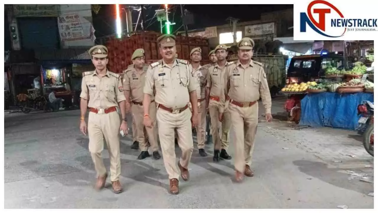 Aligarh News : अलीगढ़ में कानून व्यवस्था सख्त, थाना प्रभारियों की पैदल गश्त से अतिक्रमण पर कार्रवा Aligarh News : अलीगढ़ में कानून व्यवस्था सख्त, थाना प्रभारियों की पैदल गश्त से अतिक्रमण पर कार्रवा