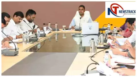 Chhattisgarh News: बलौदाबाजार कलेक्टर के निर्देश, नए सत्र से पहले स्कूलों के निर्माण कार्य पूरे हों