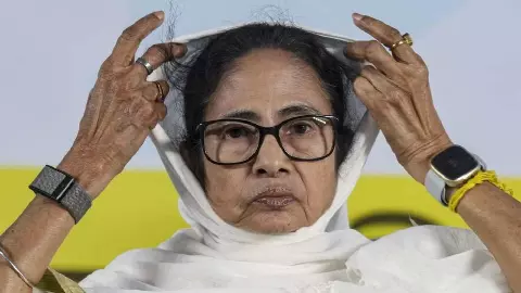 TMC Political Crisis: TMC के 59 विधायक बागी? विधानसभा पहुंचे ऋतब्रत बनर्जी ने उड़ाई दीदी की नींद, छिन सकता है विपक्षी दल का दर्जा