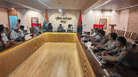 Hapur: सड़क हादसों के घायलों के लिए बड़ी पहल, 1.5 लाख तक मुफ्त इलाज और राहवीरों को 25 हजार का इनाम