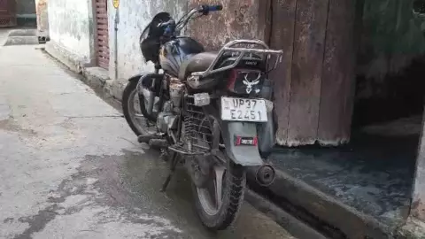 Hapur News: बाइक पर सीट बेल्ट नहीं बांधी तो कट गया 1000 रुपये का चालान! हापुड़ में ट्रैफिक सिस्टम का
