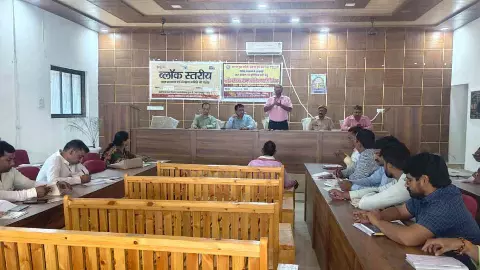 Chandauli News: सकलडीहा ब्लॉक के 12 गांव होंगे बाल श्रम मुक्त, बैठक में लिया गया महत्वपूर्ण निर्णय