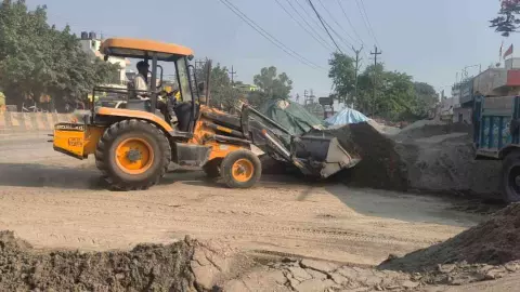 Meerut News: अतिक्रमण और यातायात नियमों के उल्लंघन पर मेरठ में बड़ी कार्रवाई, 20 दुकानदारों को नोटिस Meerut News: अतिक्रमण और यातायात नियमों के उल्लंघन पर मेरठ में बड़ी कार्रवाई, 20 दुकानदारों को नोटिस