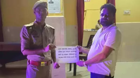 Etawah News:  इटावा पुलिस की त्वरित कार्रवाई से युवक के 50 हजार रुपये हुए वापस, साइबर सेल ने दिलाई राहत
