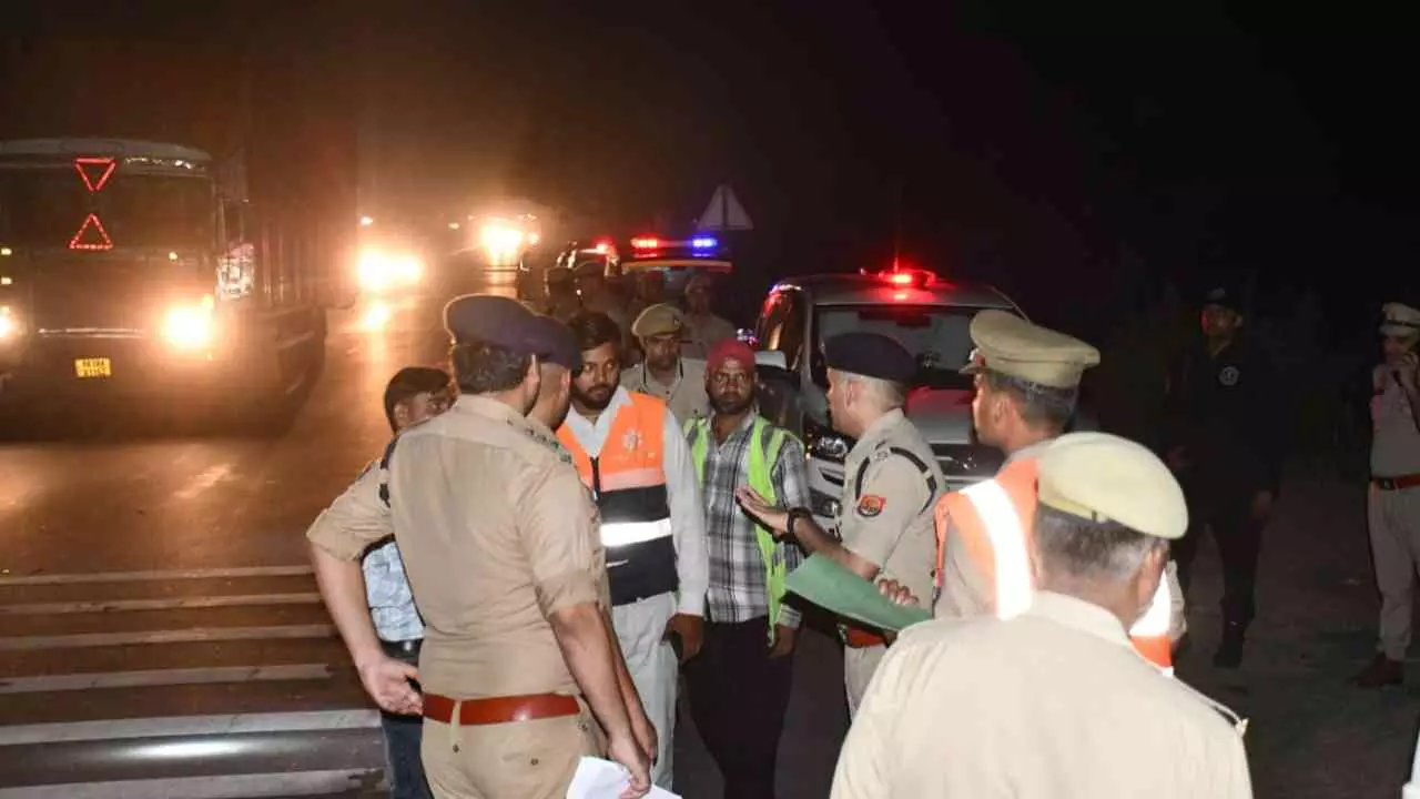 Aligarh: एनएच-34 को सेफ कॉरिडोर बनाने की तैयारी, SSP ने ब्लैक स्पॉट और टोल प्लाजा का किया निरीक्षण