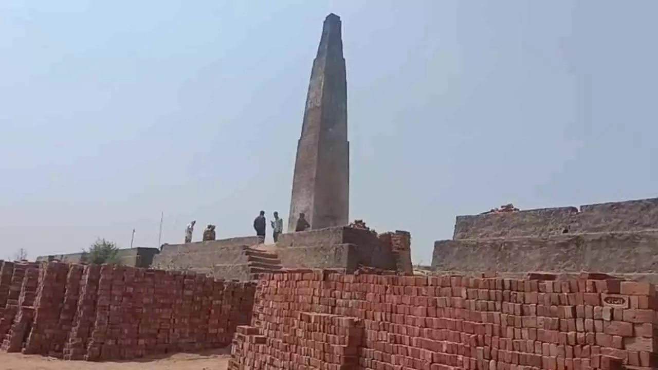 Aligarh News: अलीगढ़ में अवैध ईंट भट्ठे पर प्रशासन की बड़ी कार्रवाई, पांचवीं बार में हुआ सील