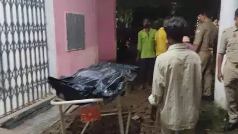 Chandauli News: अंत्येष्टि से पहले विवाहिता का शव रोका गया, मायके पक्ष ने लगाया हत्या का आरोप
