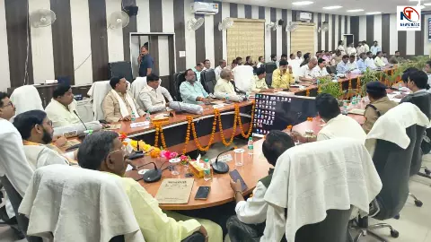 Sitapur News: सीतापुर में 5 से 21 जून तक होंगे विशेष कार्यक्रम, प्रभारी मंत्री ने तैयारियों की समीक्षा की