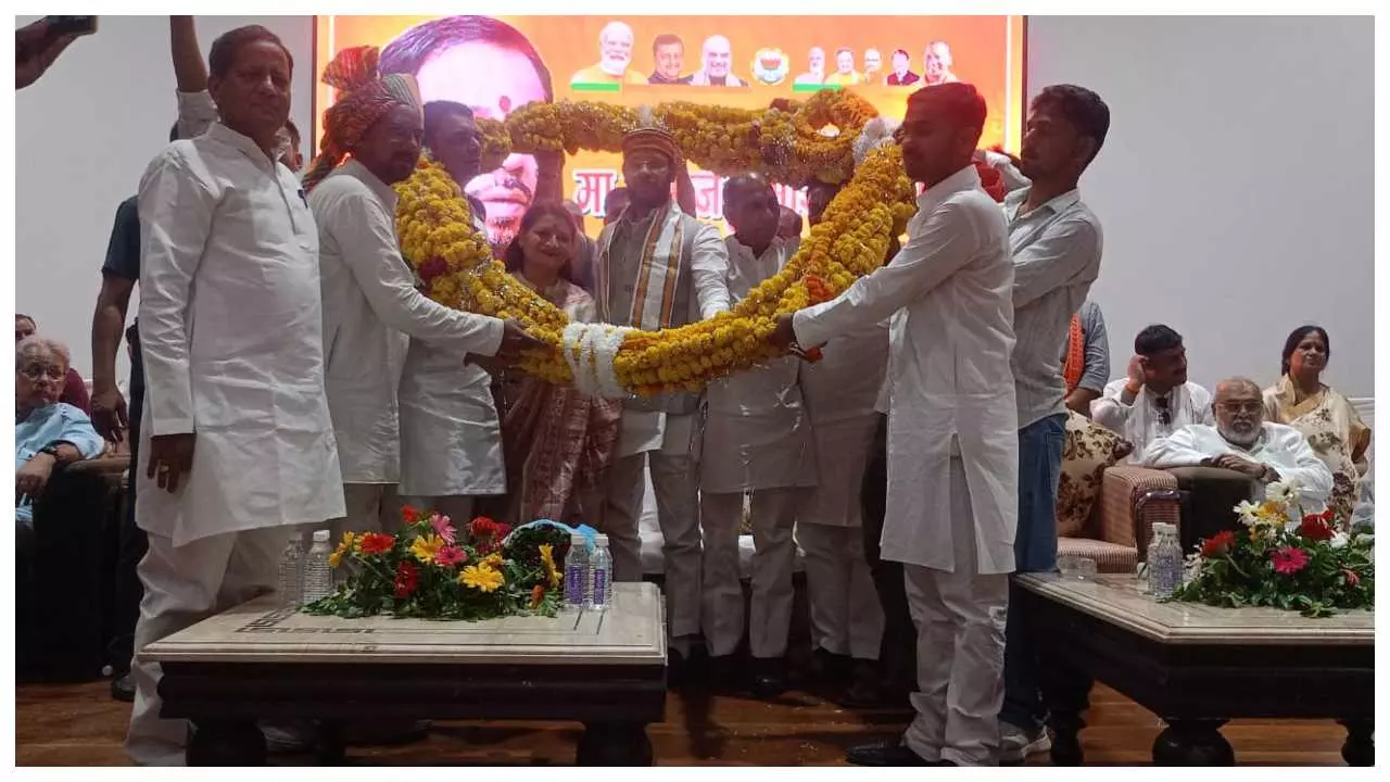 Cabinet Minister Manoj Pandeys grand welcome