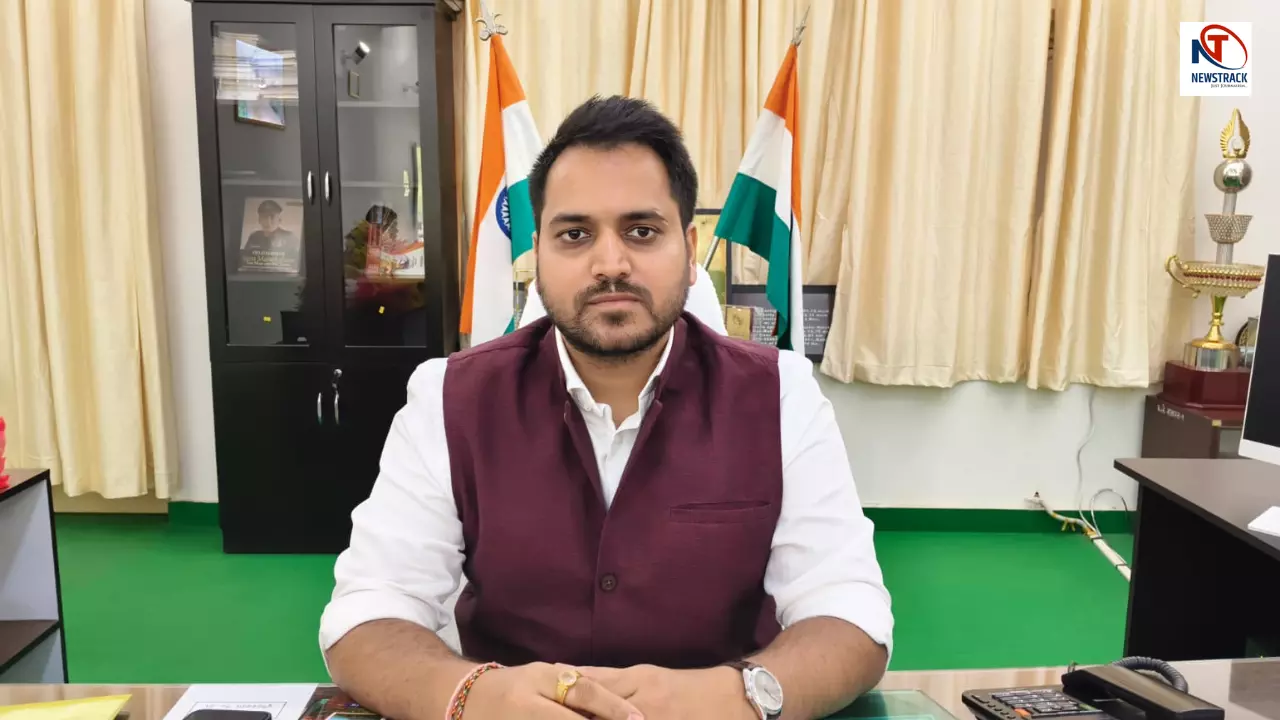 जनगणना-2027 में लापरवाही पड़ी भारी: डीएम ने तीन अधिकारियों का वेतन रोका, कार्रवाई की चेतावनी