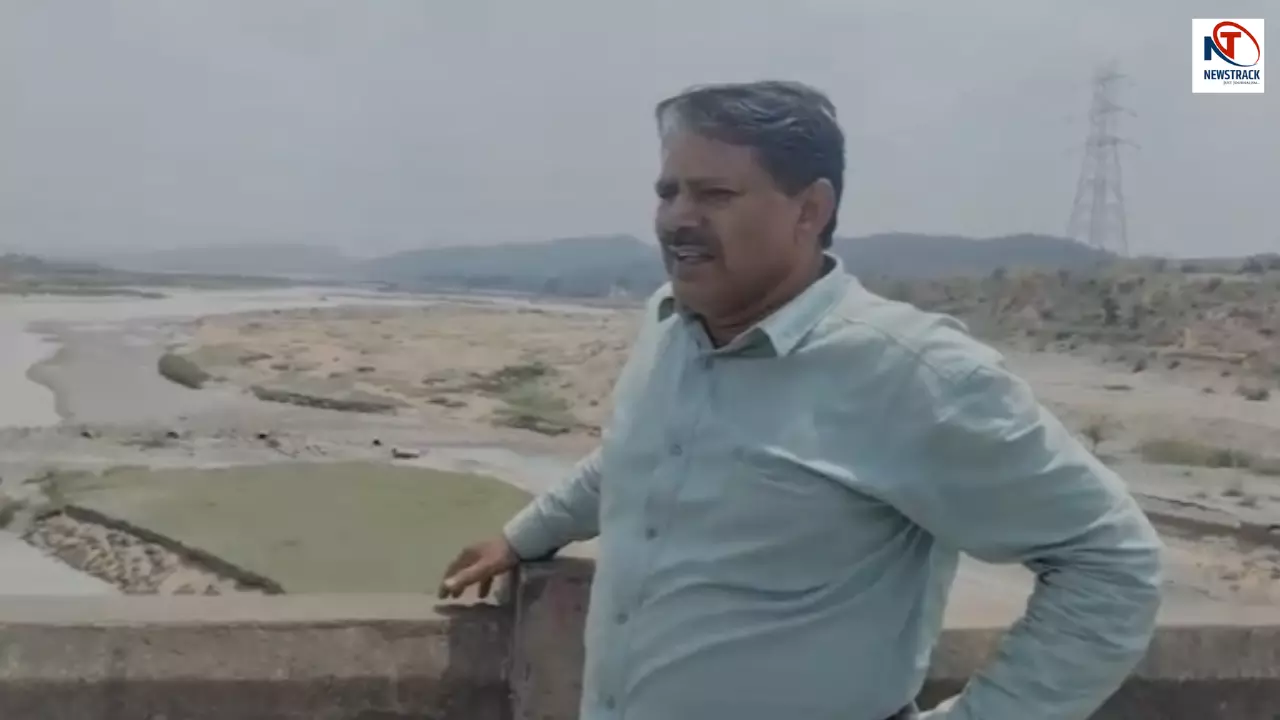 Sonbhadra News: सोनभद्र में रेणुका नदी पर संकट? खनन और धारा मोड़ने के आरोपों से उठे सवाल