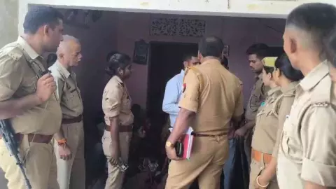 Sitapur News: सीतापुर में कथित धर्म परिवर्तन मामले का खुलासा, पुलिस ने 16 लोगों को हिरासत में लिया Sitapur News: सीतापुर में कथित धर्म परिवर्तन मामले का खुलासा, पुलिस ने 16 लोगों को हिरासत में लिया