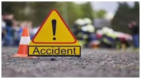 Kannauj News: कन्नौज में भीषण सड़क हादसा, तेज रफ्तार लोडर की टक्कर से दो की मौत