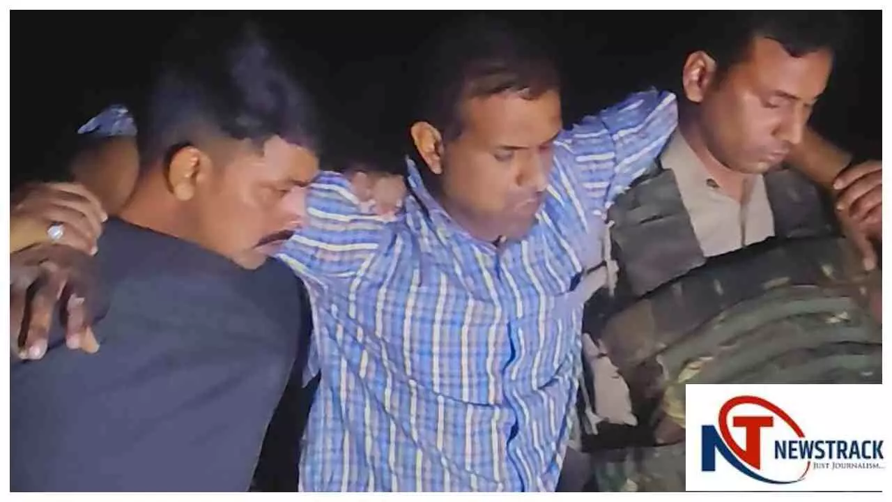 Azamgarh News: दो नाबालिग बहनों से दुष्कर्म का आरोपी 24 घंटे के भीतर पुलिस मुठभेड़ में गिरफ्तार Azamgarh News: दो नाबालिग बहनों से दुष्कर्म का आरोपी 24 घंटे के भीतर पुलिस मुठभेड़ में गिरफ्तार