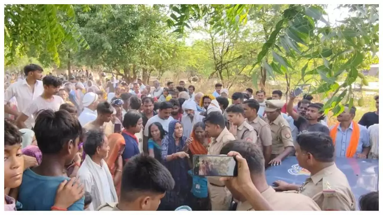 Auraiya News: तालाब में डूबने से युवक की मौत, तीन घंटे की मशक्कत के बाद शव बरामद Auraiya News: तालाब में डूबने से युवक की मौत, तीन घंटे की मशक्कत के बाद शव बरामद