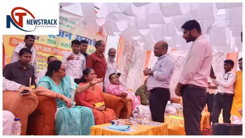 Fatehpur News: भूमि पूजन में माइक की व्यवस्था न होने पर भड़की राज्यमंत्री और राष्ट्रीय पिछड़ा वर्ग अध्यक्ष